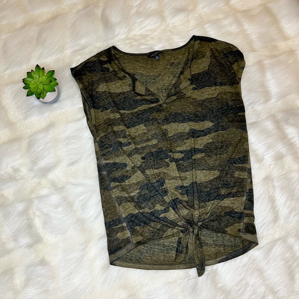 Lucky Brand | Women’s V-Neck Camo Print Relaxed Tee Medium